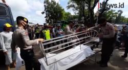 Video Satgas Covid-19 Purbalingga Hukum Pelanggar Protokol Kesehatan Masuk Keranda Jenazah