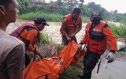 Bocah 12 Tahun yang Terseret Air Bandang di Sungai Grenjeng Cirebon Ditemukan Meninggal<
