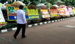 Video Kantor Menko Polhukam Mahfud MD Banjir Kiriman Karangan Bunga