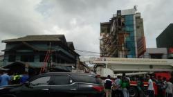 Korban Bangunan Roboh di Slipi Alami Patah Tulang dan Memar