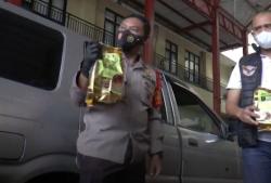 Video Polisi Polisi Gagalkan Penyelundupan Sabu dalam Tangki Bensin Mobil