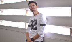 Mengenal Kevin Hillers Pemeran Angga Musuh Baru Aldebaran yang Bikin Andin Sekarat Minum Racun