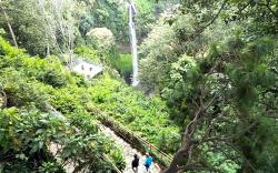 Imbas Tebing di Jalan Kolonel Masturi Longsor, Curug Pelangi KBB Sepi Pengunjung
