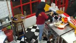 Video Karyawan Resto Jadi Korban Hipnotis di Karawaci