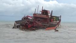 Kapal Terdampar di Pantai Matras Sungailiat Bangka Gegara Jangkar Putus