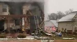 Pesawat Ringan Jatuh Hantam Rumah di AS, Pilot Tewas