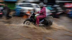 Drainase Buruk, Jalan Nasional Kabupaten Bandung Tergenang Air