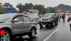 Video Mobil Eks Trio Macan Kecelakaan Beruntun di Tol Semarang-Solo
