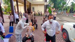 Seluruh PJU dan Kapolres Jajaran Polda Gorontalo Jalani Swab Test<