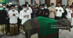 Wafatnya Ulama Musibah Tak Tergantikan dan Tanda Hancurnya Dunia