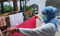 Video Kegiatan Khofifah saat Jalani Isolasi Mandiri