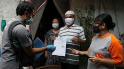 Tak Perlu Keluar, Warga Terima Bantuan Sosial Tunai dari Rumah