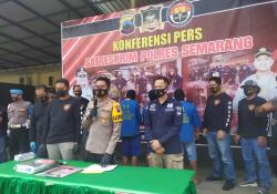 Polisi Ringkus Komplotan Pencuri Spesialis Pecah Kaca Mobil di Parkiran Masjid