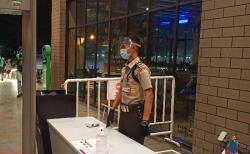 Patuhi Perkap Kapolri, AEON Mall Jakarta Garden City Ubah Warna Pakaian Satpam Jadi Cokelat<