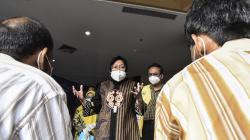 Tri Rismaharini Bantu Tunawisma Dapat Pekerjaan Baru di Bekasi