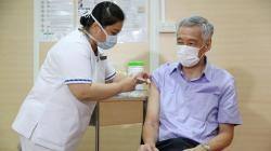 PM Singapura Lee Hsien Loong Disuntik Vaksin Covid-19
