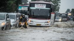 Drainase Buruk, Jalan Nasional Bandung - Garut Terendam Air