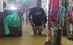 Banjir Satu Meter Rendam Rumah Warga di Jondul Padang<