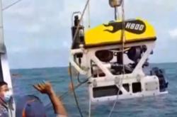 Video Robot Pintar Bantu Pencarian Kotak Hitam