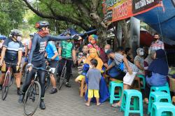 Sidak Pasar Tiban di Semarang, Ganjar Tegur Warga dan Pedagang Tak Pakai Masker