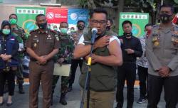 Testimoni Ridwan Kamil Usai Divaksin Sinovac: Badan Tidak Berubah Jadi Warna Hijau<