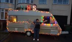 Lindungi Ibu dari Covid-19, Perawat Ini Tinggal di Mobil Karavan 9 Bulan 