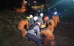 15 Korban Longsor Belum Ditemukan, Operasi SAR di Cimanggung Dilanjutkan 3 Hari