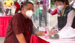 Tensi Tinggi, Plt Wali Kota Surabaya Sempat Gagal Disuntik Vaksin Covid-19