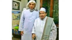 Arie Untung Unggah Foto Kenangan Syekh Ali Jaber Bareng Habib Ali, Netizen: Bersama di Surga, Insyaallah<