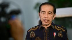 Jokowi Lantik Kapolri usai Disuntik Vaksin Covid-19 Rabu Besok<