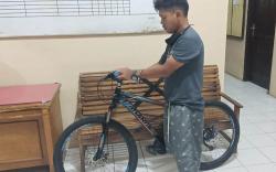 Apes, Pencuri Tertangkap Gondol Sepeda Milik Anggota Polisi