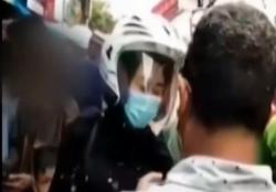 Video Ibu Rumah Tangga di Palembang Kepergok Curi Sepeda Motor