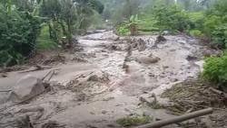 Video Banjir Bandang Terjang Kawasan Gunung Mas Cisarua