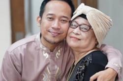 Narji Kenang Mendiang Ibunda Denny Cagur : Mamahku yang Selalu Sayang Kami