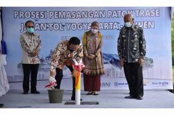  Sultan Pasang Patok Jalan Tol di Tempel, Ditargetkan 2024 Bisa Digunakan<