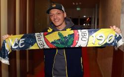 Bikin Bangga! Apparel Olahraga Asal Indonesia Ini Kerja Sama dengan Mesut Ozil