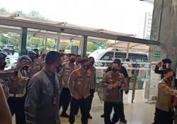 Video Calon Tunggal Kapolri Listyo Sigit Tiba di Gedung DPR
