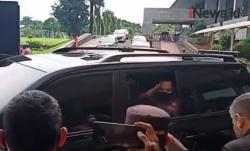 Video Komjen Listyo Sigit Tinggalkan Gedung DPR usai Disetujui Jadi Kapolri