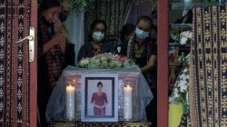 Jenazah Pramugari Sriwijaya Air Mia Tresetyani Wadu Dimakamkan di Nusa Dua Bali