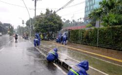 Jakarta Hujan Kamis Pagi, Dinas Sumber Daya Air Sisir Gorong-Gorong
