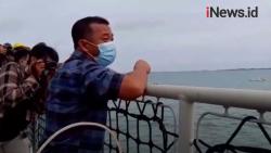 Video Tangis Haru Keluarga Korban Sriwijaya Air saat Tabur Bunga di Kepulauan Seribu