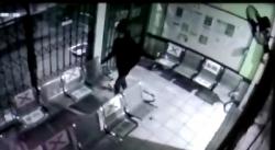 Terekam CCTV, Pembobolan Klinik Milik Dokter Timnas di Bekasi