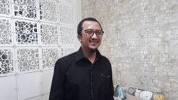 Ustaz Yusuf Mansur Antar Jenazah Ustaz Maaher ke Pemakaman <
