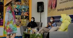 Sandiaga Uno Tingkatkan Kolaborasi dengan Dekranasda Batam Perkuat Produk Ekraf