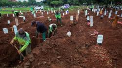 Kasus Covid-19 Terus Bertambah, TPU Bambu Apus Buka 700 Liang Lahat Baru