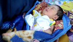 Hukum dan Bacaan Adzan Bayi Sesuai Sunnah serta Hikmahnya