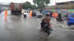 Video Hujan Sejak Pagi, Air Genangi Jalan di Tanjung Priok