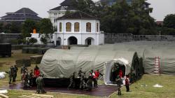 TNI AD Bangun Rumah Sakit Lapangan Covid-19 di Benteng Vastenburg Solo