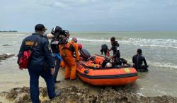 Tim SAR Kerahkan Regu Penyelam untuk Cari 5 ABK TB Mitra Jaya XIX yang Hilang