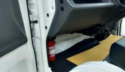 Kurangi Risiko Kebakaran, Semua Mobil Suzuki Keluaran 2021 Dilengkapi APAR <
